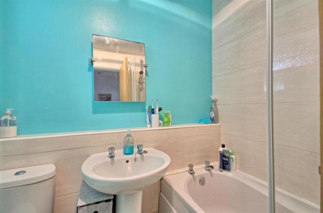Bathroom (1).jpg