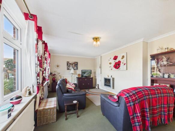 3 bed Semi-Detached for sale Image 4