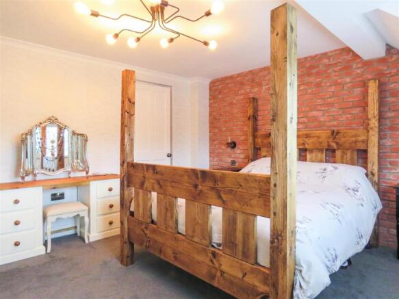 Bed 1(a).JPG