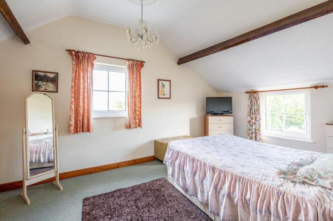 3 bed House for sale Image 11