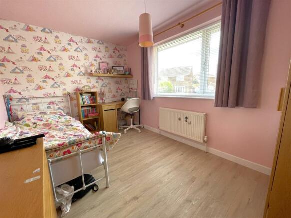 BEDROOM 2