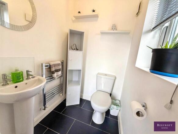 3 bed Semi-Detached for sale Image 8