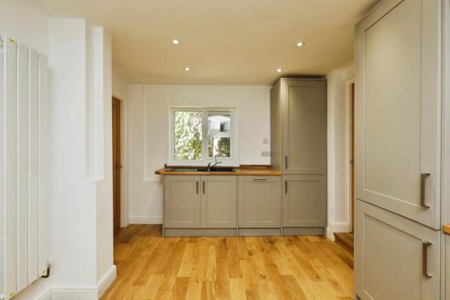 3 bed Semi-Detached for sale Image 4