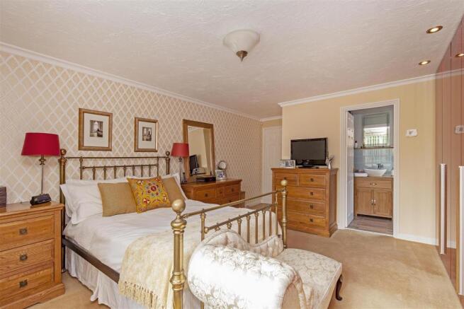 Bedroom 1-3.jpg