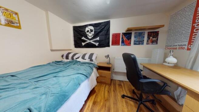 4 bed Terraced to rent Image 5