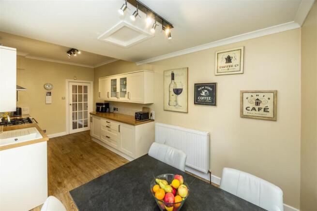 3 bed House for sale Image 11