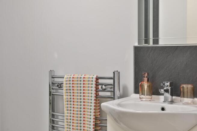 5 bed Flat to rent Image 11