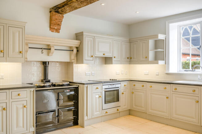 8690792interior19