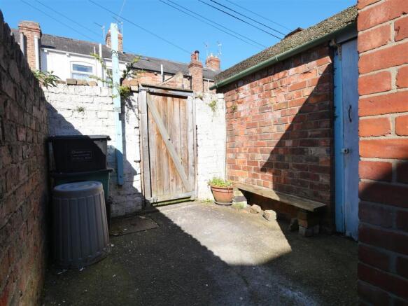 2 bed Terraced for sale Image 11