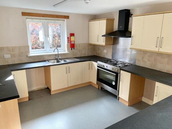 5 bed Detached Bungalow for sale Image 9