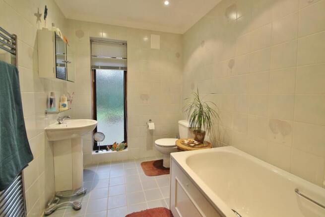 Family Bathroom.JPG