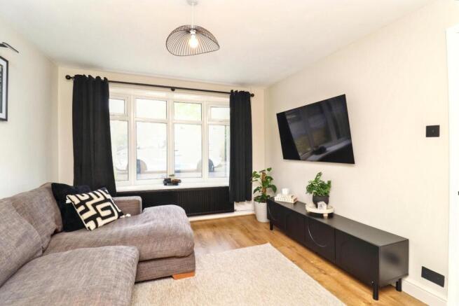 3 bed Semi-Detached for sale Image 8