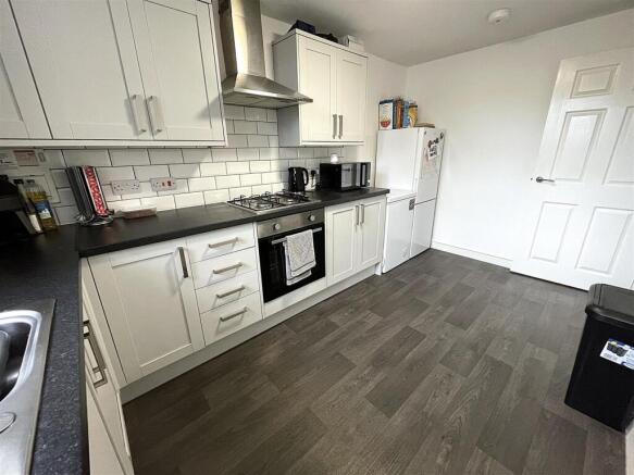 3 bed Terraced for sale Image 7