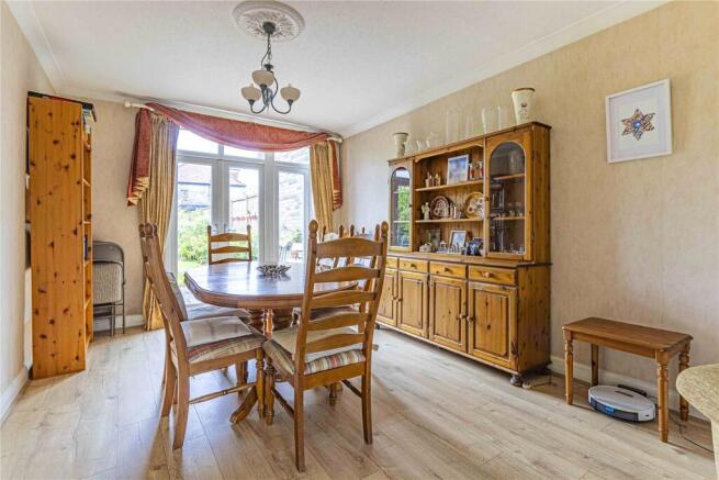 Furzehill Road, Borehamwood, Hertfordshire, WD6 photo 4