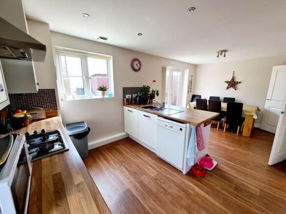 Kitchen & ...