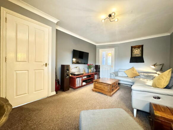 9, Buchan Avenue, Falkirk, FK2 7PL photo 4