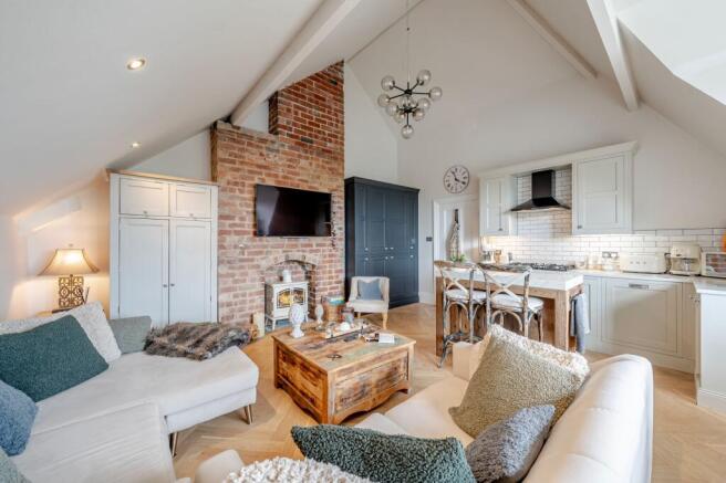2 bed Apartment for sale Image 4