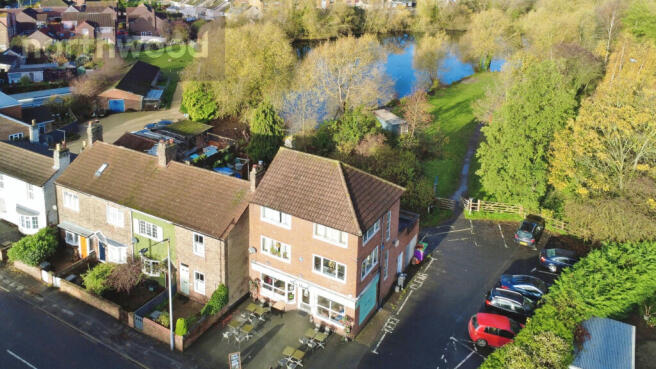 2 bed Maisonette to rent Image 9