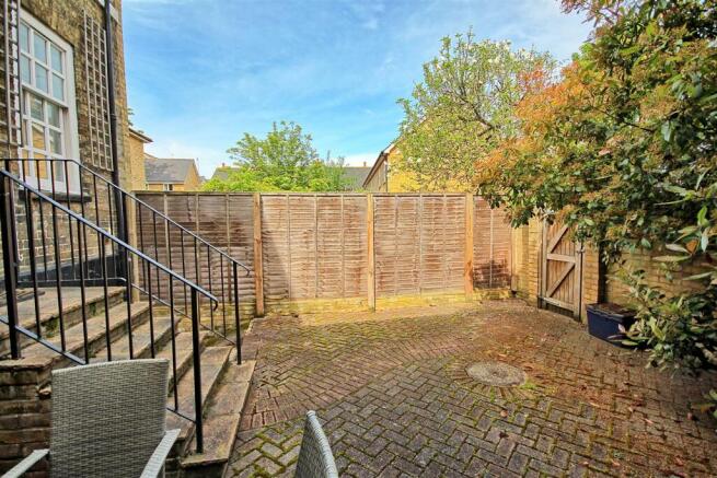 COURTYARD GARDEN