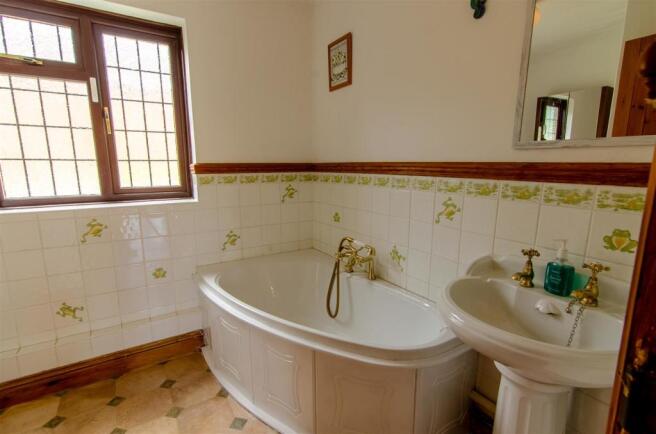 Family Bathroom.jpg