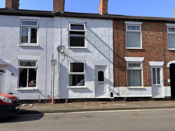 2-bed terraced on Whitfield Street, Newark, £140,000