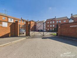 44, Stafford Keep, Pine Street, Coldharbour, Aylesbury HP19 7HS