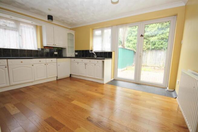 KITCHEN / BREAKFAST ROOM