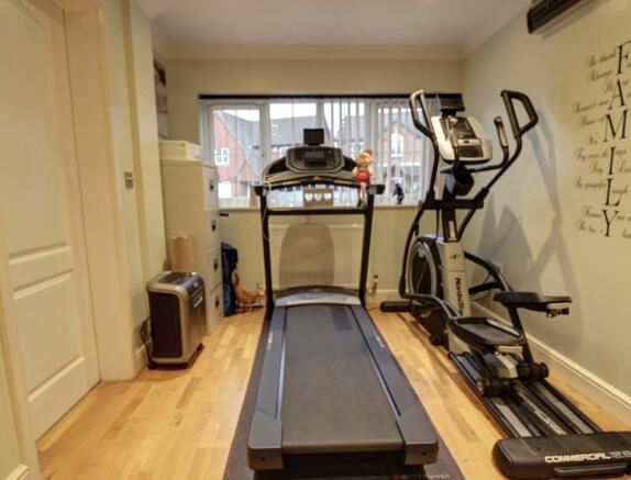 Bedroom/gym
