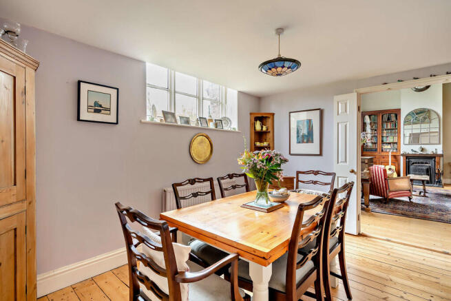 8642411-interior0...