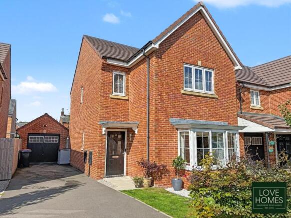 4-bed detached on Bowlands Lane, Catterall, Lancashire, PR3 | 4 Bedroom Family Home | 1223 sqft, £339,950