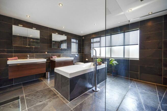Ensuite to Bed 1