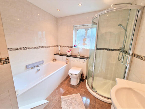 BATH/SHOWER ROOM