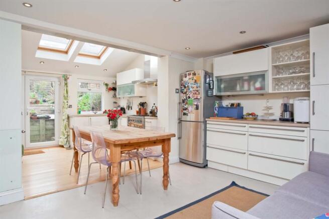 kitchen/breakfast ro