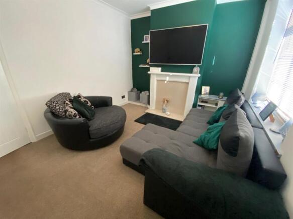 lounge 1.jpg