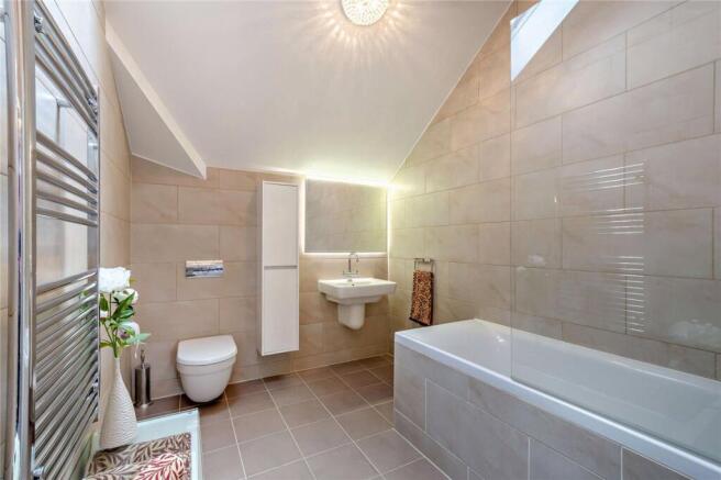 3 bed Apartment for sale Image 11