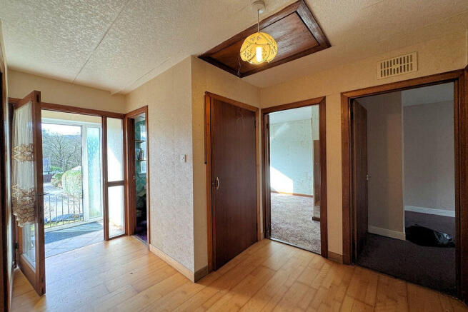 27 Fernoch Drive 02.jpg