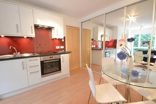 Kitchen/Lounge (Main