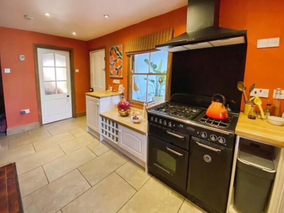 3 bed Terraced to rent Image 7