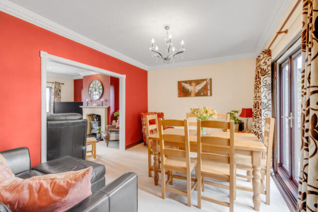 4 bed Detached for sale Image 4