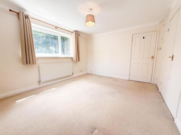2 bed Apartment for sale Image 10