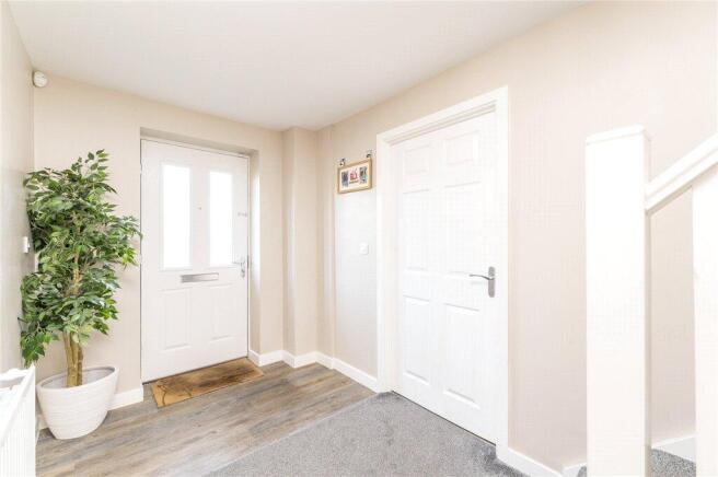 5 bed Detached for sale Image 9