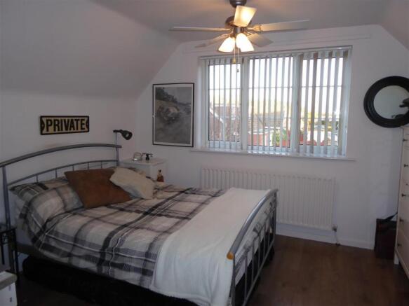 BEDROOM 2