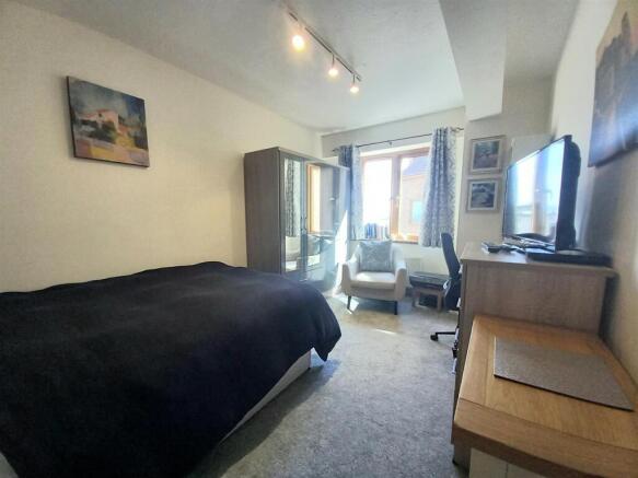 17 Ocean park Bed 2.jpg