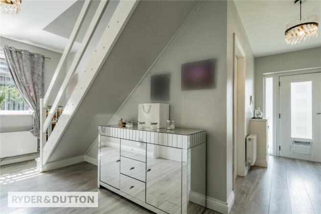 4 bed Detached for sale Image 10