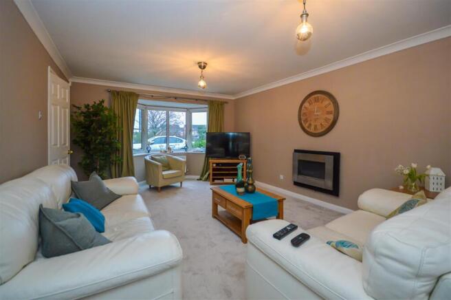 4 bed Detached for sale Image 5