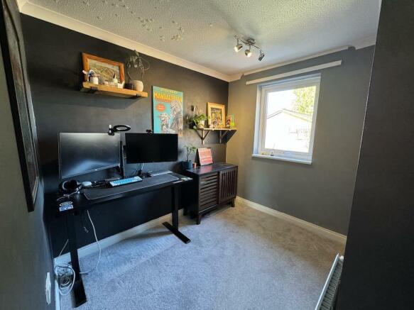 20 - Bedroom 3.jpg