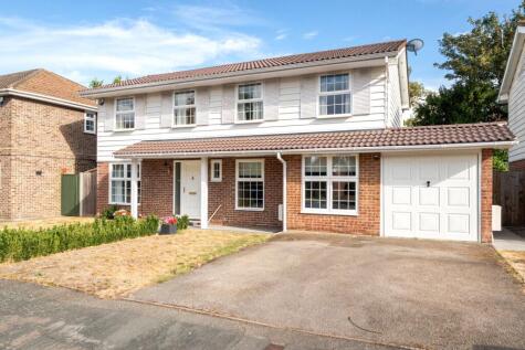 Pennington Drive, Weybridge, KT13