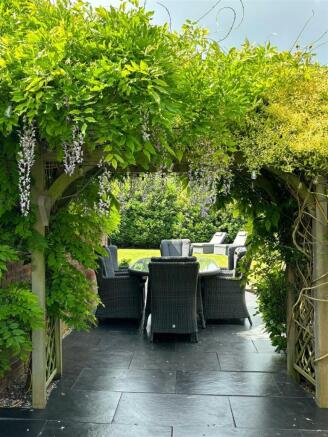 8 The Moat House-8.jpg
