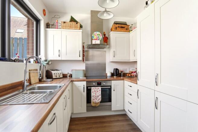 3 bed Semi-Detached for sale Image 8