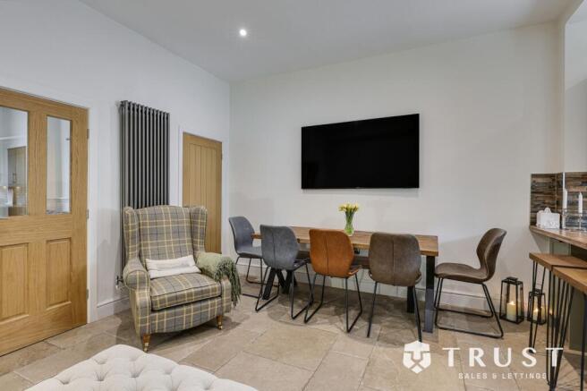 3 bed Terraced for sale Image 11